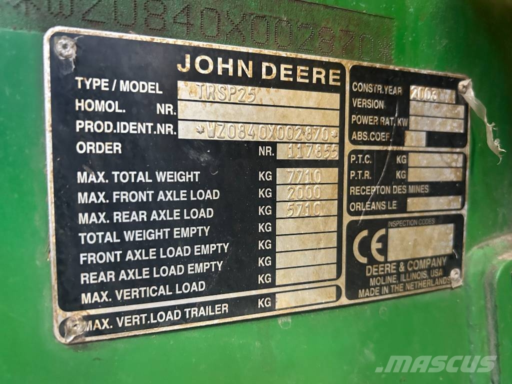 John Deere 840 Прикачни пръскачки