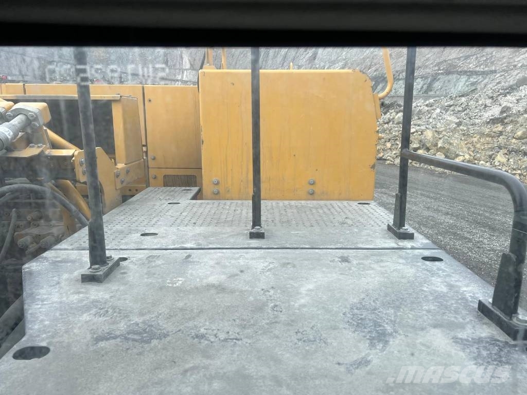 CAT 390 F Bagri goseničarji
