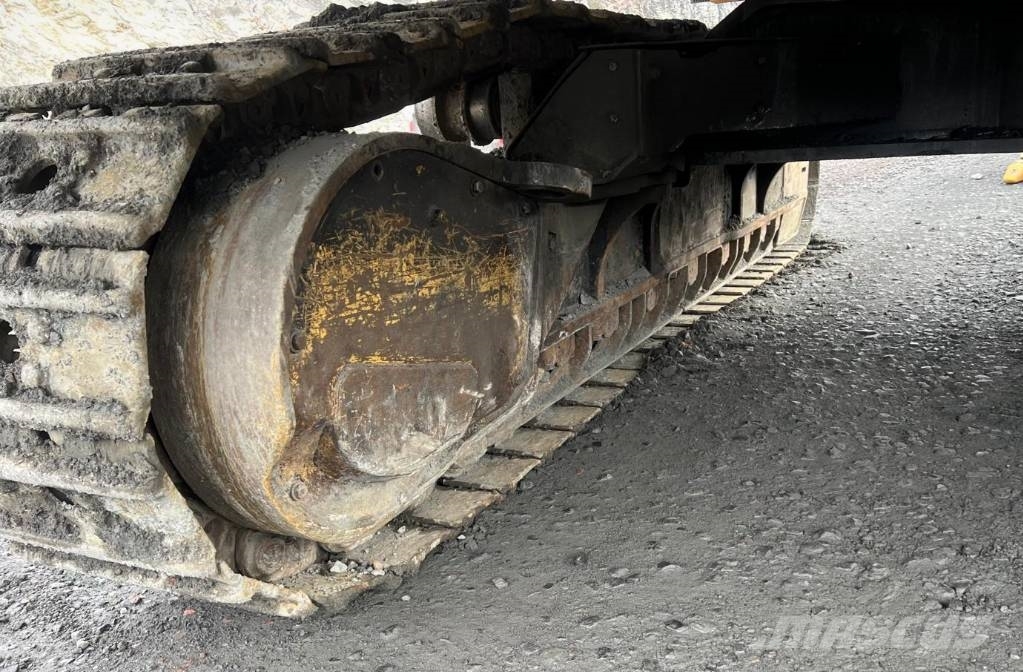 CAT 390 F Bagri goseničarji
