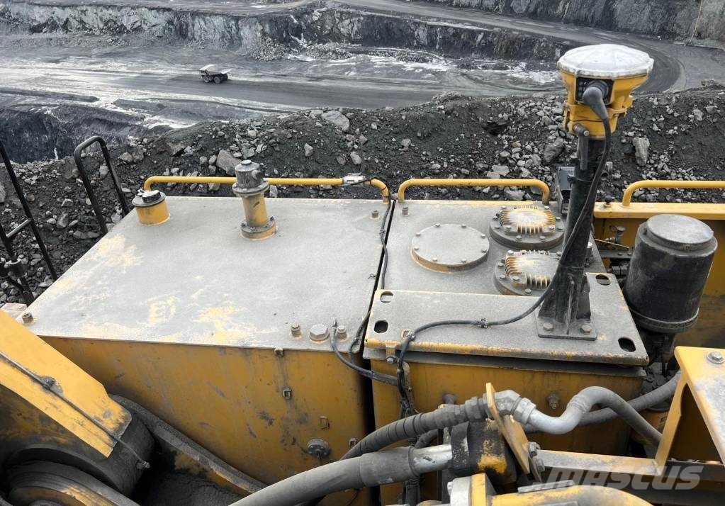 CAT 390 F Bagri goseničarji