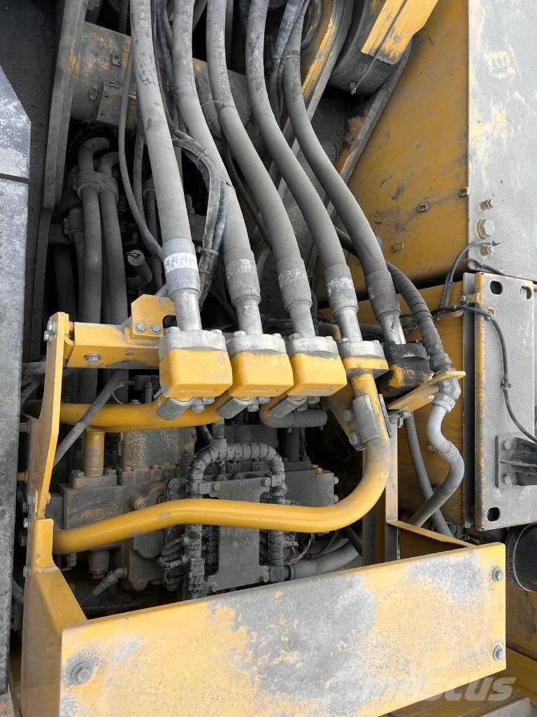 CAT 390 F Bagri goseničarji