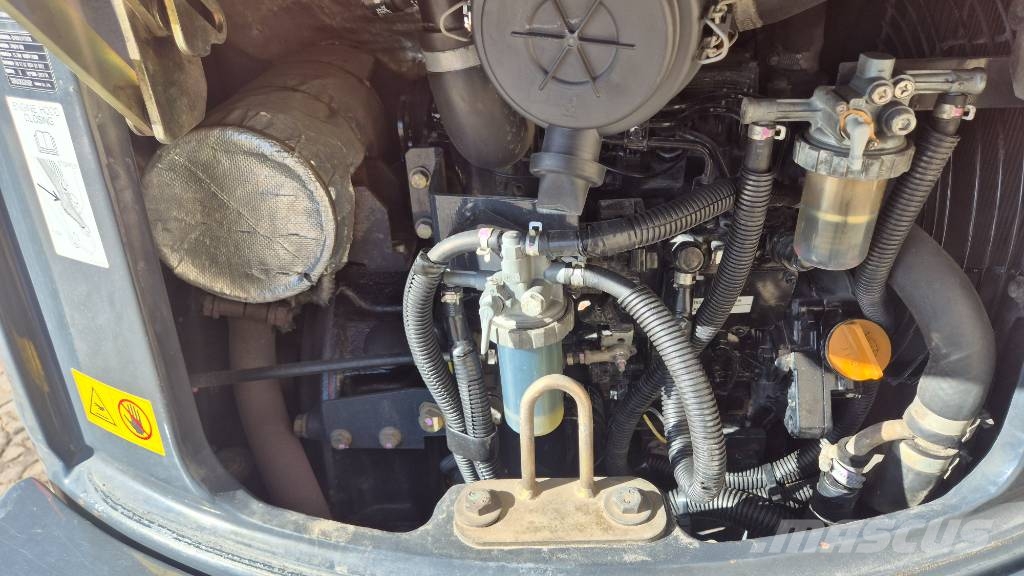 Hitachi ZX 22 U-2 CLR Міні-екскаватори < 7т