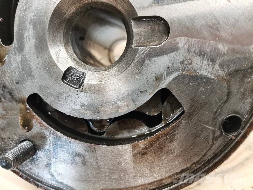 Fermec 860 drive pump Motoren
