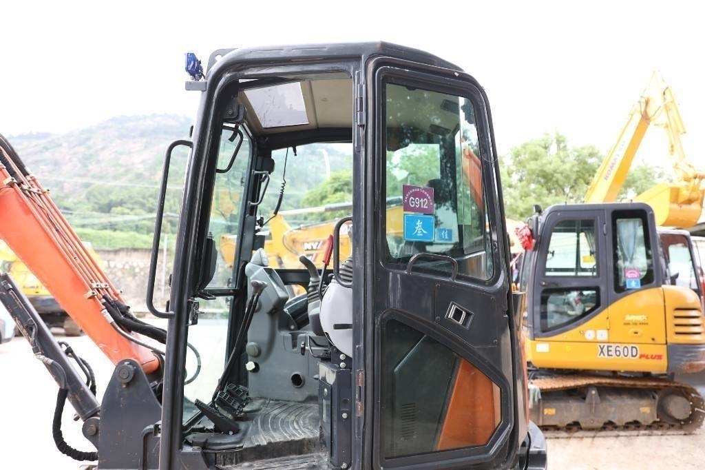 Hitachi ZX 55 USR, 2011, China - Used mini excavators < 7t (mini