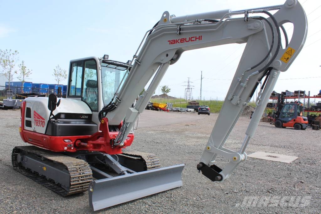 Takeuchi TB 370 Mini pelle < 7t
