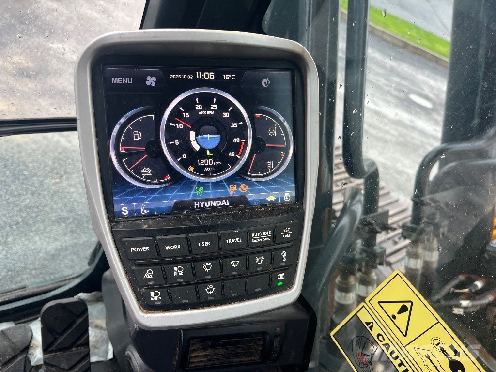 Hyundai HX 300 L Bageri gusjeničari