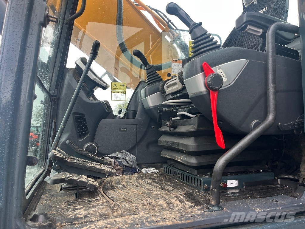 Hyundai HX 300 L Bageri gusjeničari