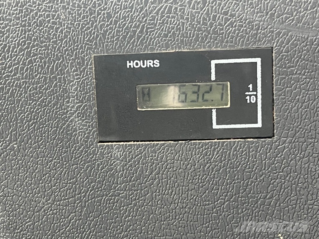 Hyundai HX 300 L Bageri gusjeničari