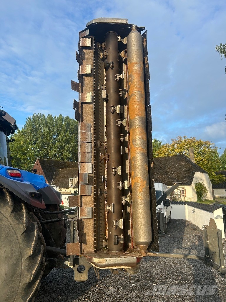 Kuhn BP8300 جزازات