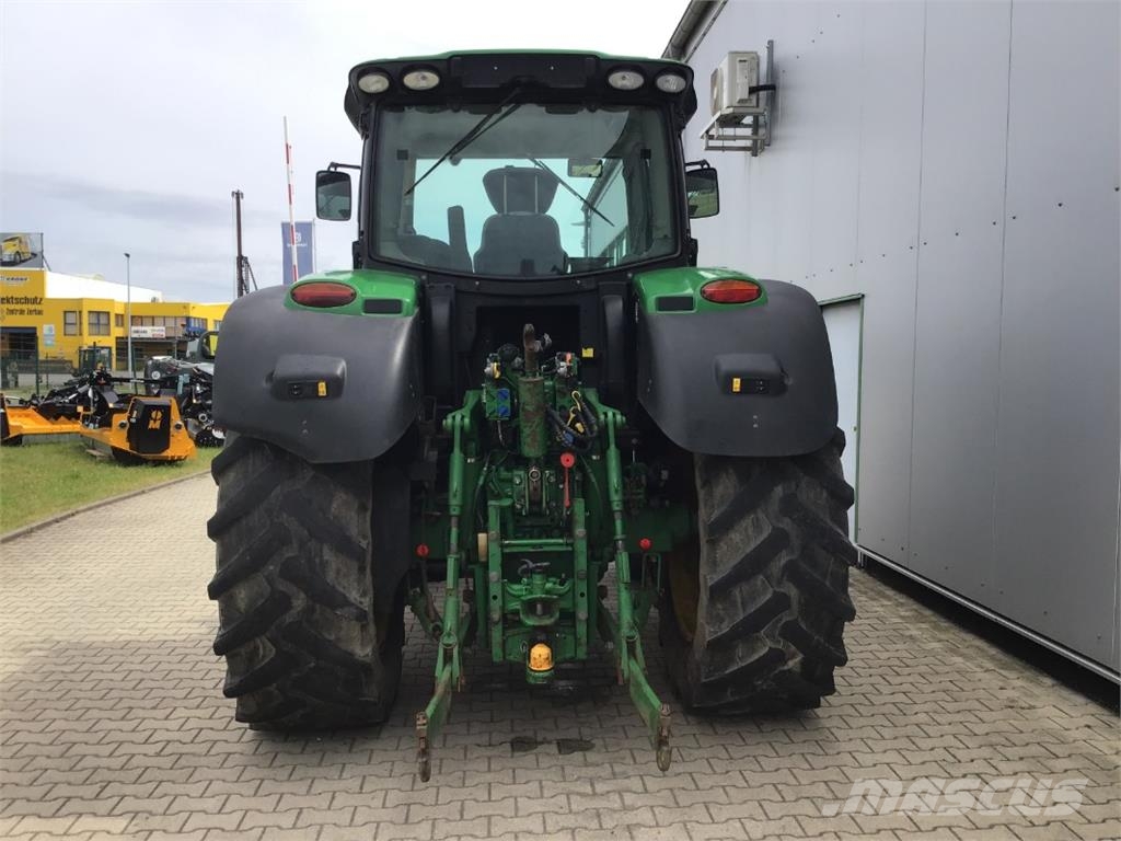 John Deere 6210R Traktorer