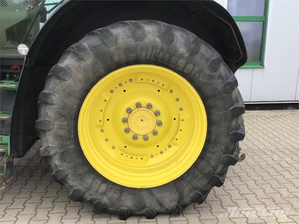 John Deere 6210R Traktorer