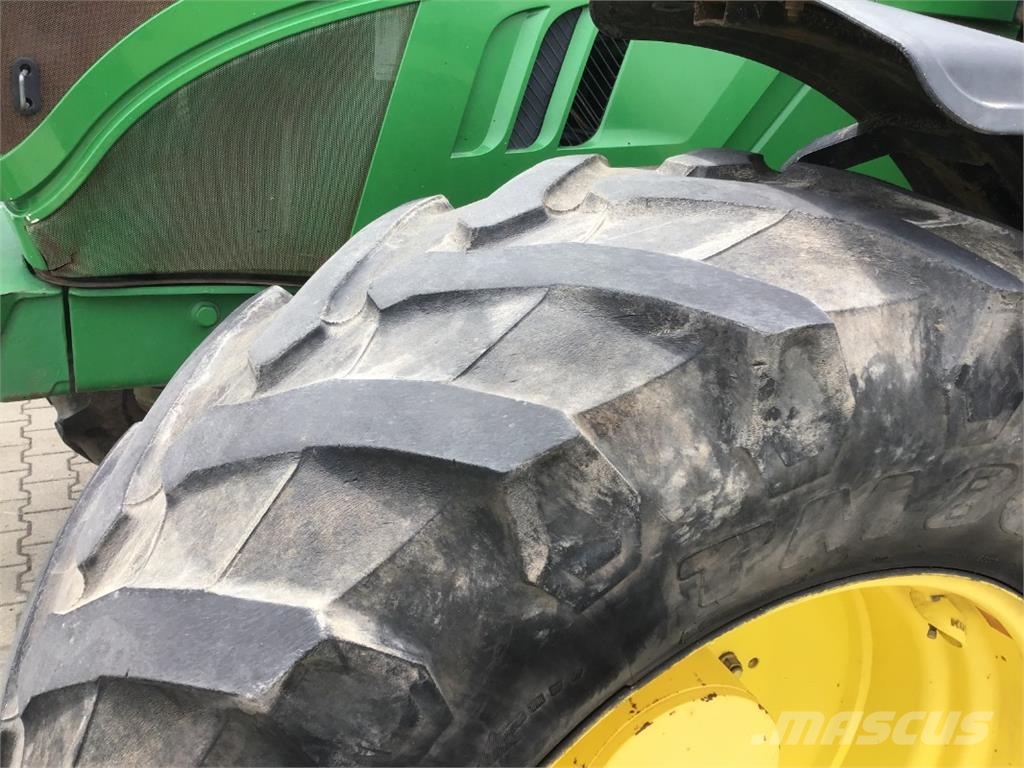 John Deere 6210R Traktorer