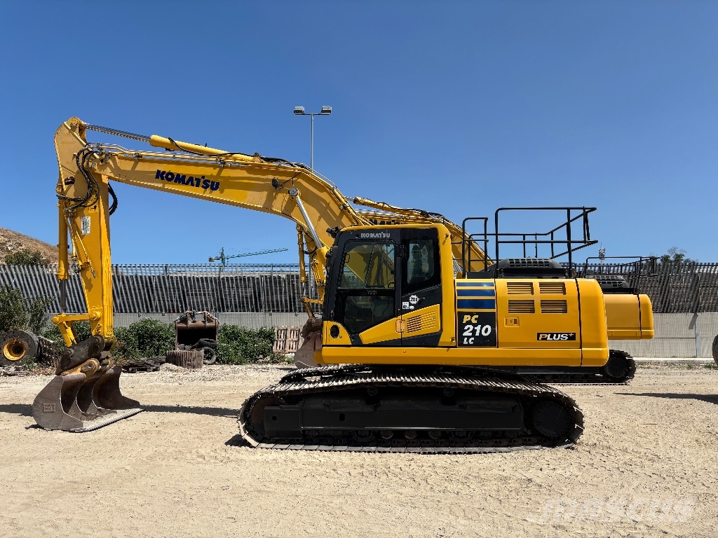Komatsu PC 210 LC-10 حفارات زحافة