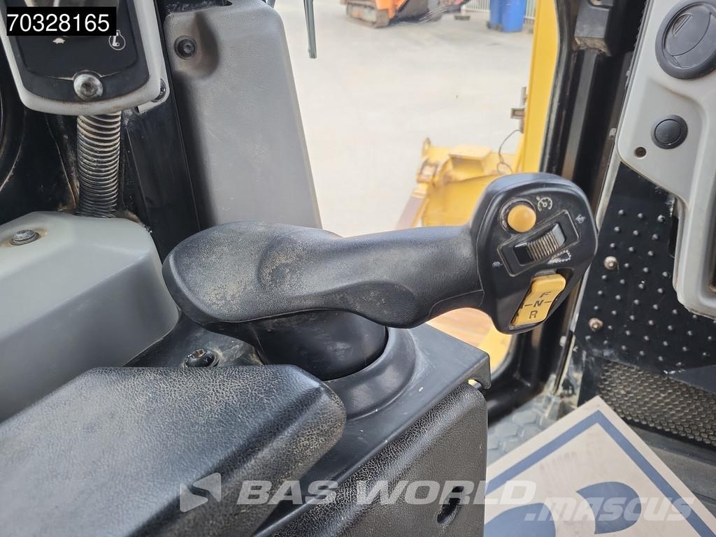 CAT D6 T LGP Dozers - Tratores rastos