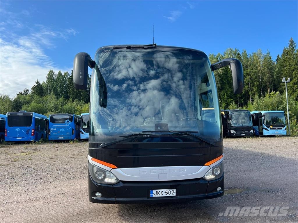 Setra S519HD المركبة
