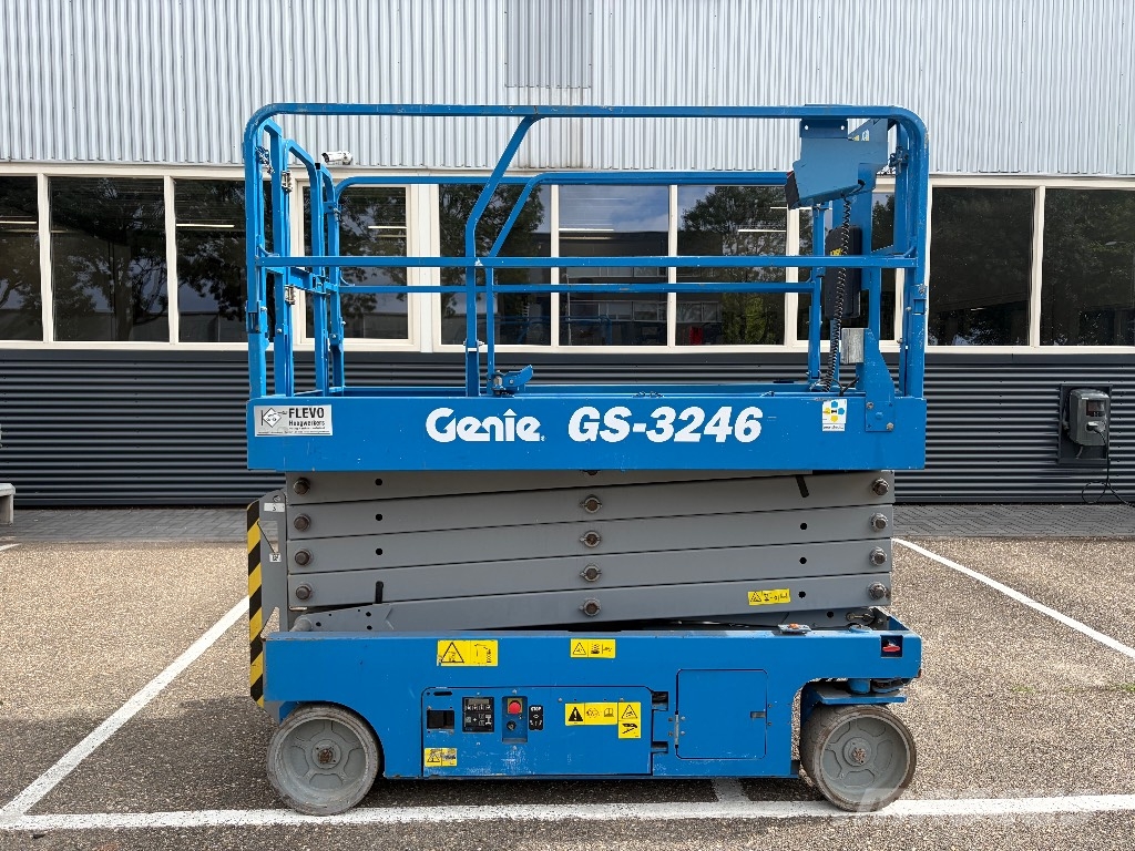 Genie GS-3246 가위형 리프트