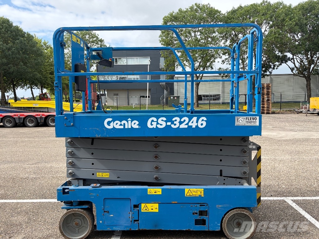 Genie GS-3246 가위형 리프트