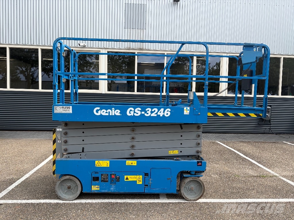 Genie GS-3246 가위형 리프트