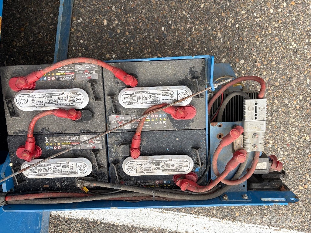 Genie GS-3246 가위형 리프트