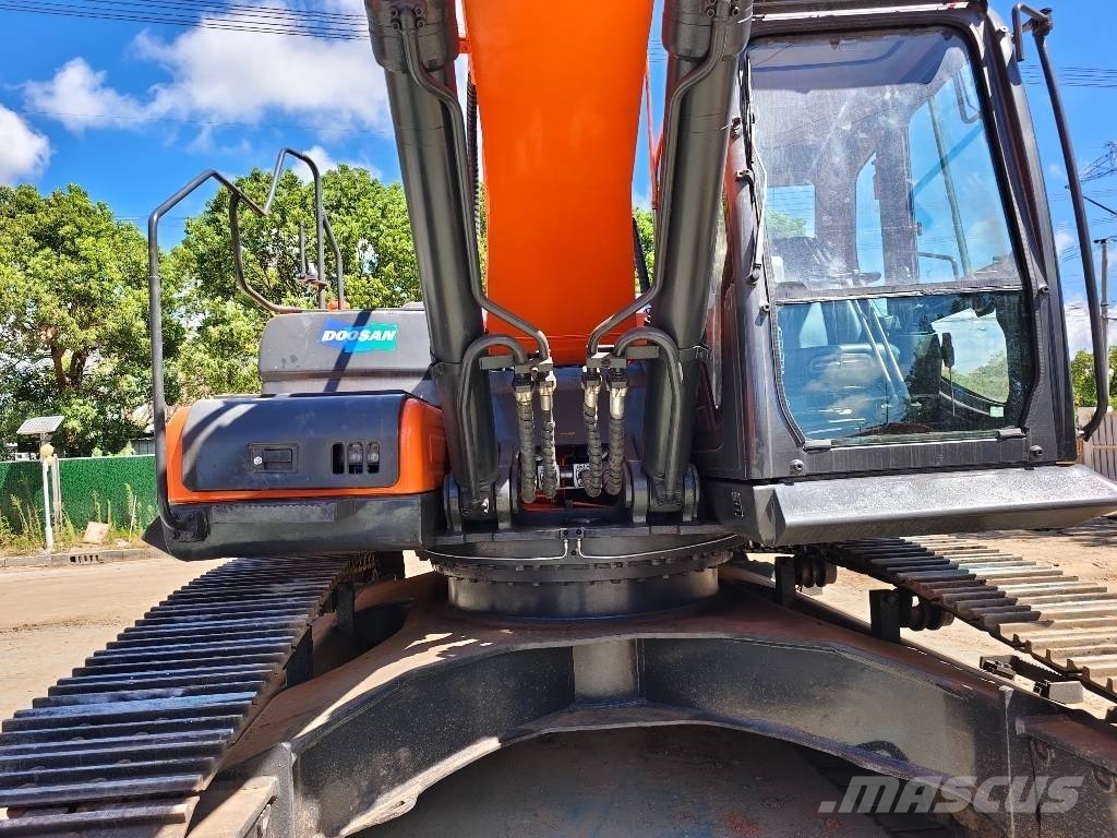 Doosan DX380LC-9 Kétéltű markolók
