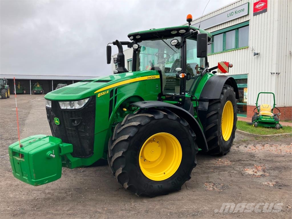 John Deere 8320R Traktori