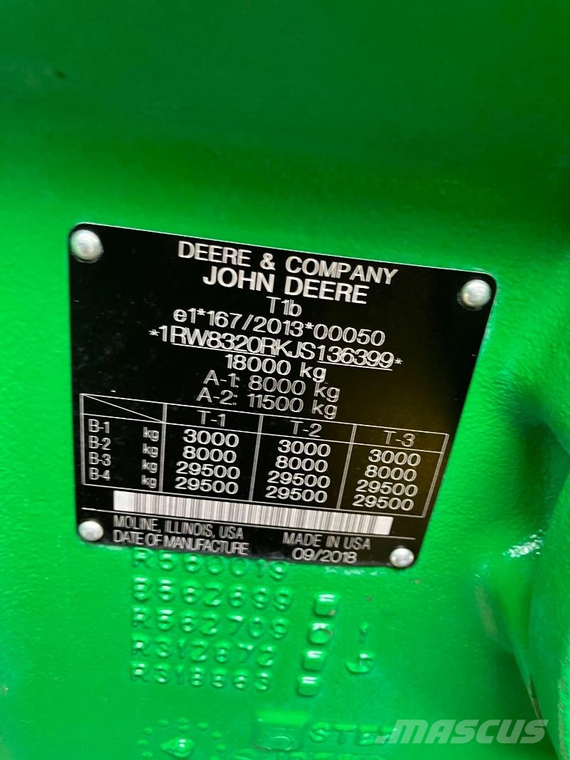 John Deere 8320R Traktori