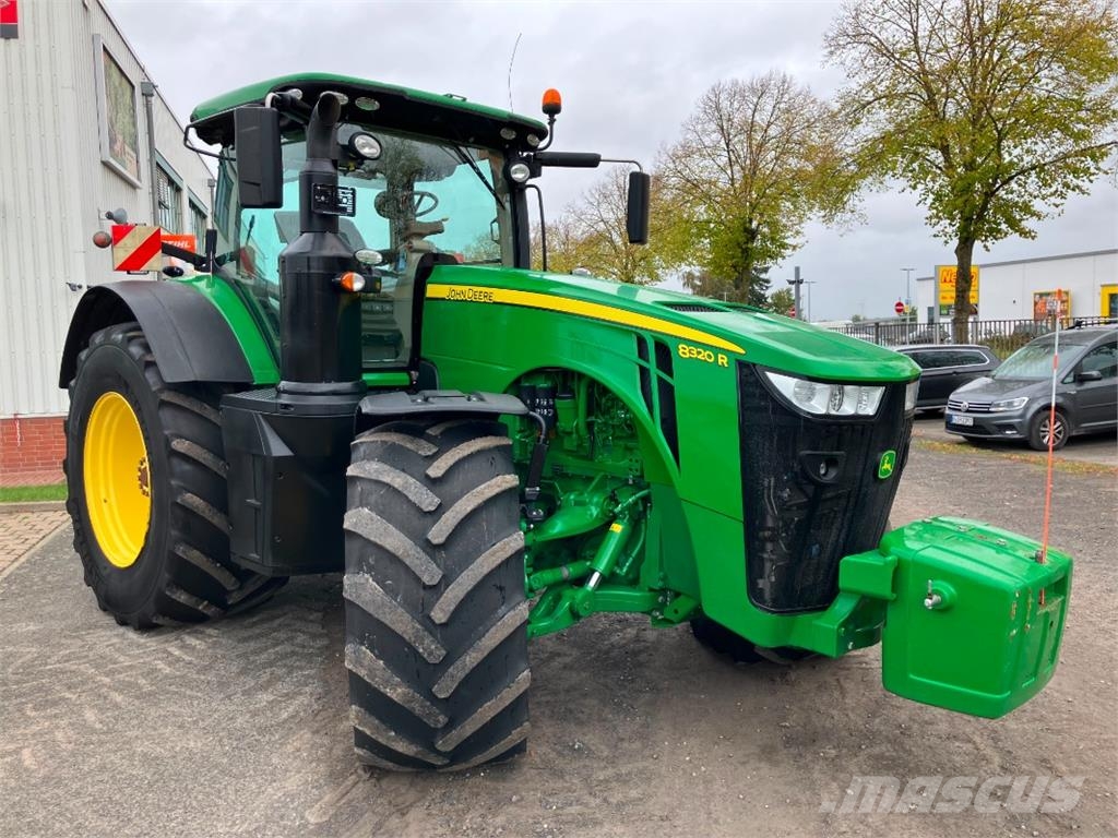 John Deere 8320R Traktori
