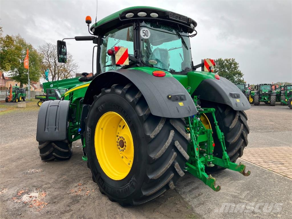 John Deere 8320R Traktori