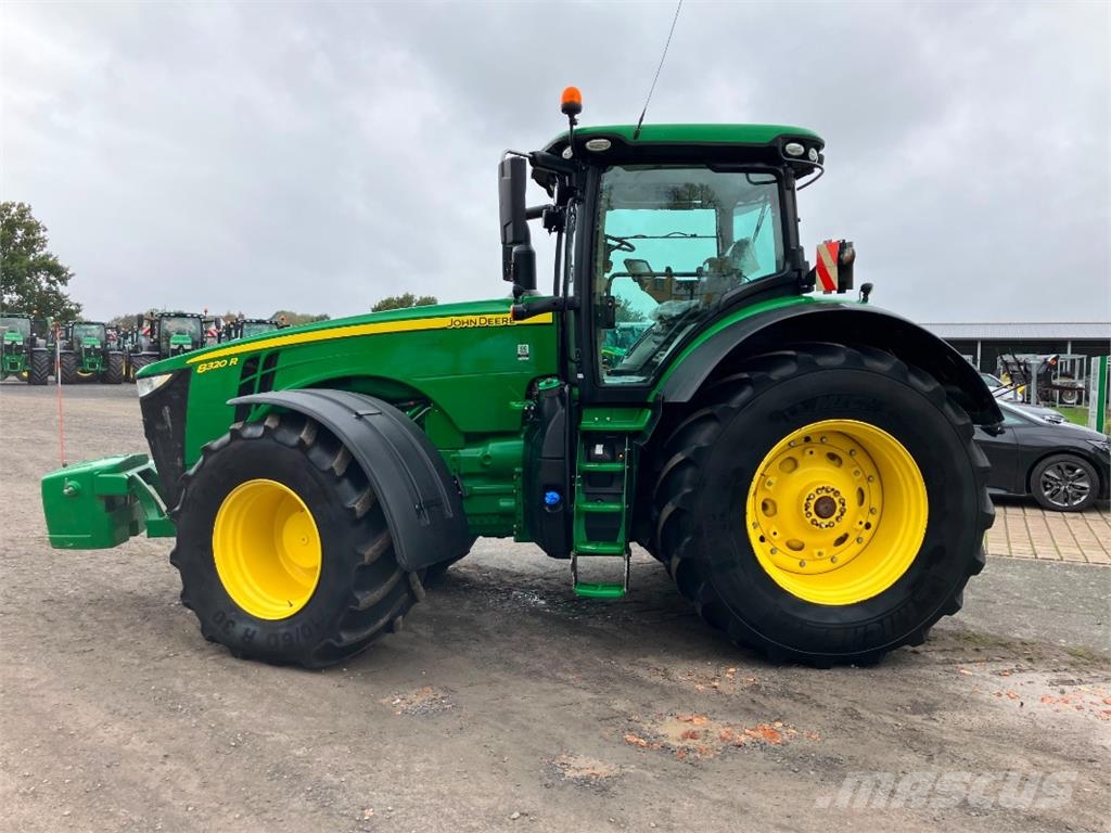 John Deere 8320R Traktori