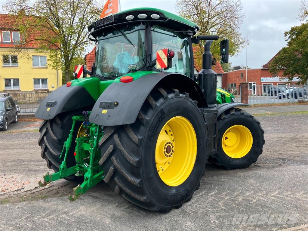 John Deere 8320R Traktori