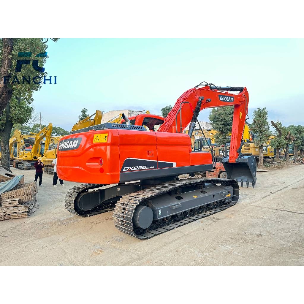 Doosan DX 225 履带挖掘机
