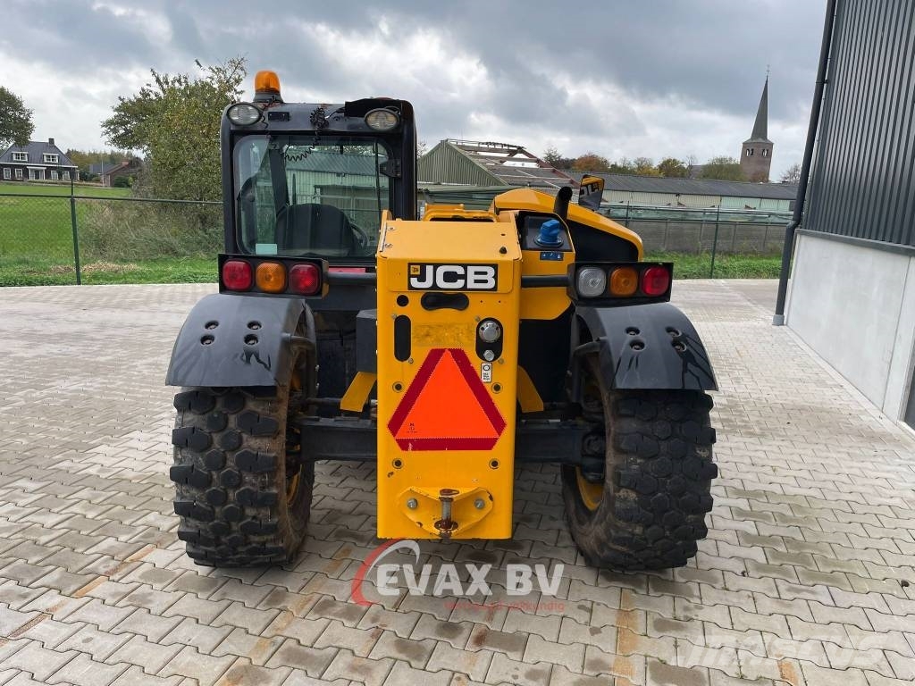 JCB 527-58 AgriPlus Maatalouskurottajat