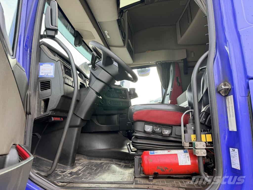 Volvo FH Perus siisti koukku Volvo. Hook lift trucks