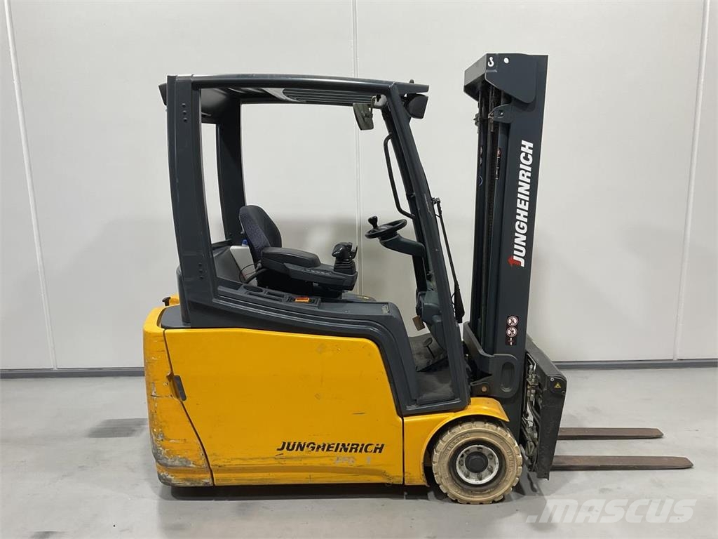 Jungheinrich EFG 216 شاحنات ذات رافعات شوكية تعمل بالكهرباء