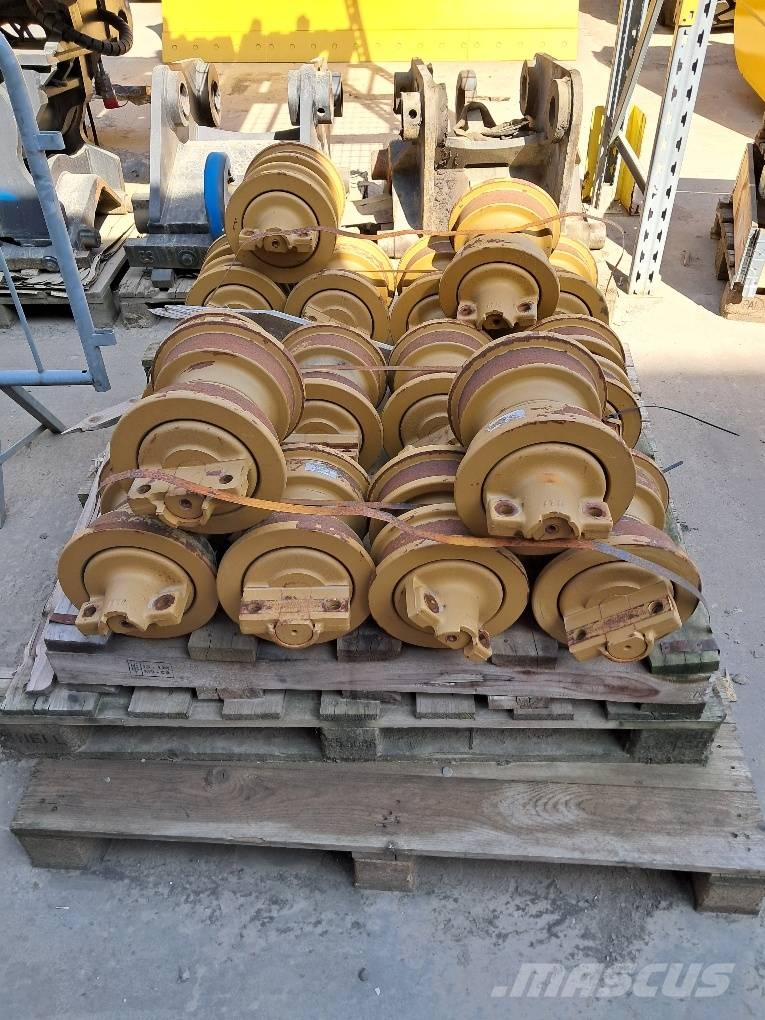 Komatsu D61PX-24 - TRACK ROLLERS Orugas