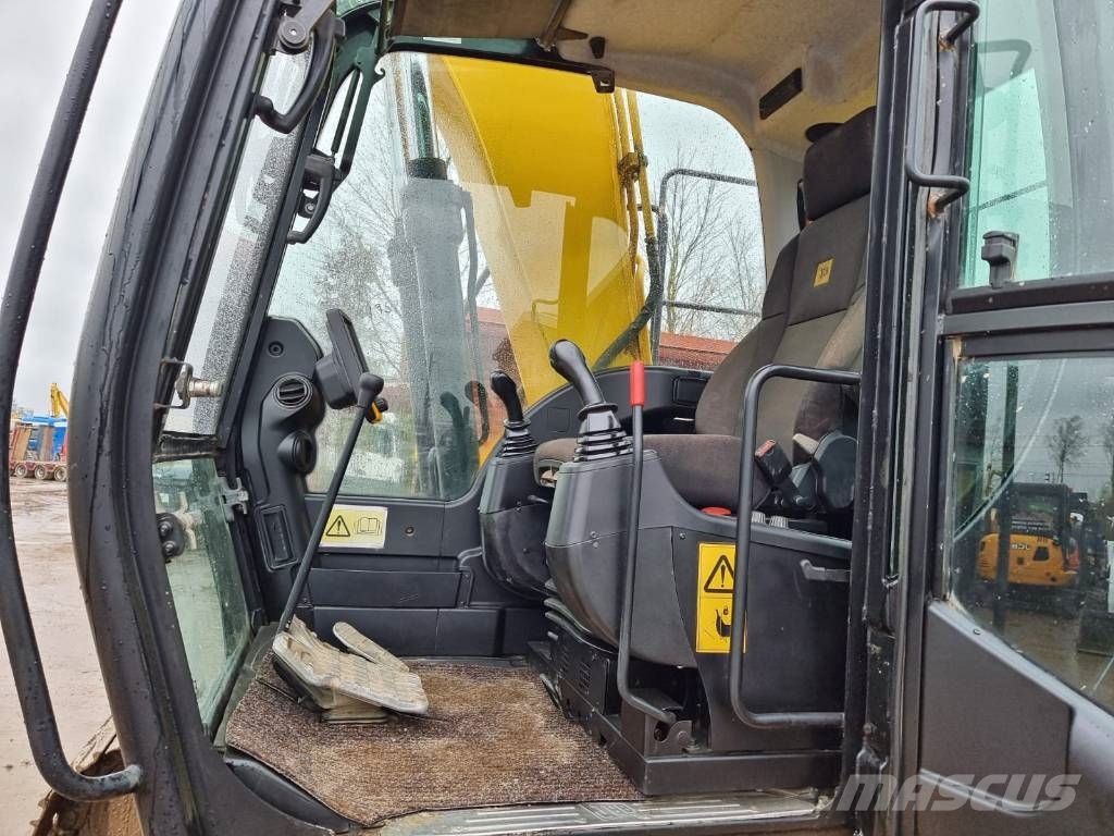 JCB JS 130 LC Rupsgraafmachines