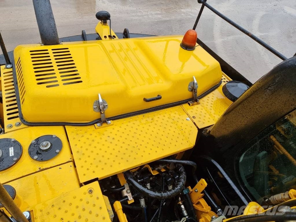 JCB JS 130 LC Rupsgraafmachines