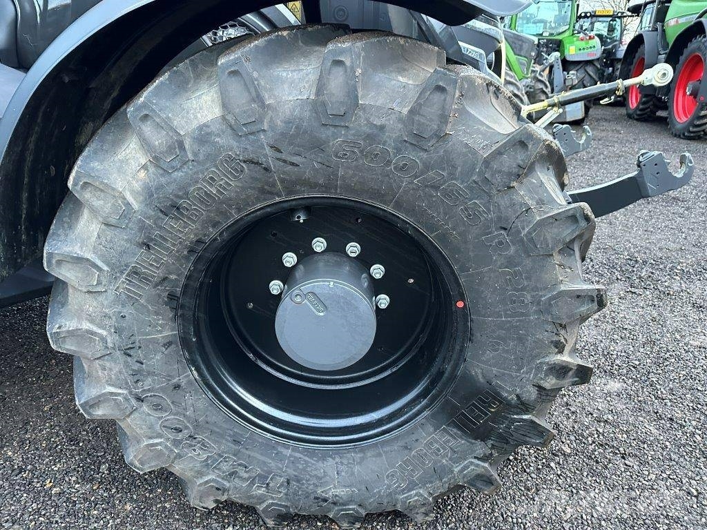Valtra T 235 Direct 트랙터