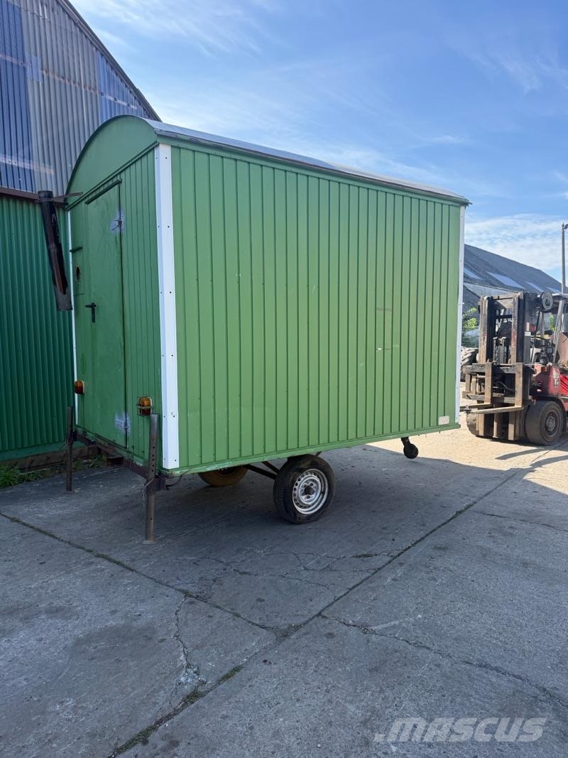 LKW Anhänger Waldarbeiterschutzwagen/Bauwagen Övriga vallmaskiner