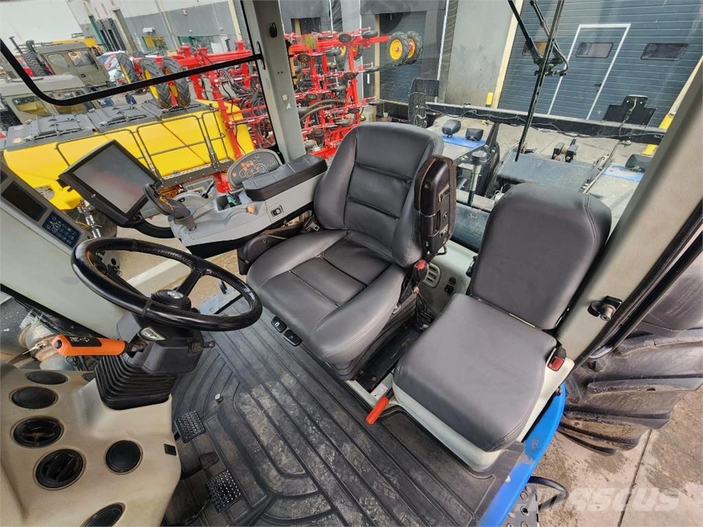 New Holland T9.560 الجرارات