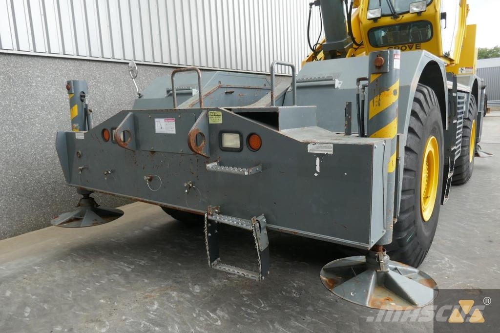 Grove RT890E Celtņi nelīdzenām virsmām