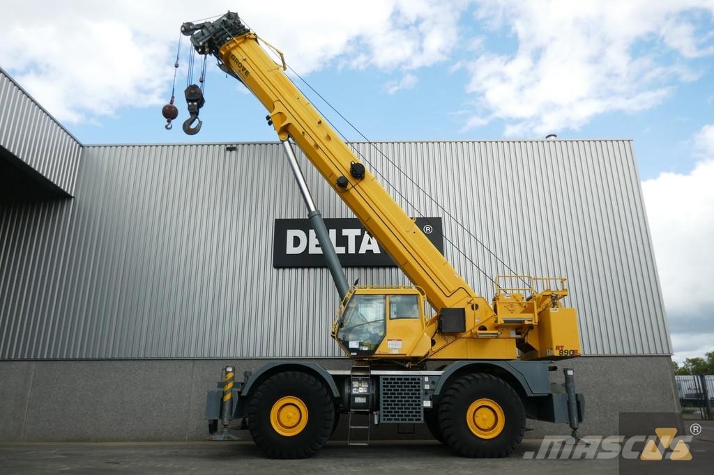 Grove RT890E Celtņi nelīdzenām virsmām