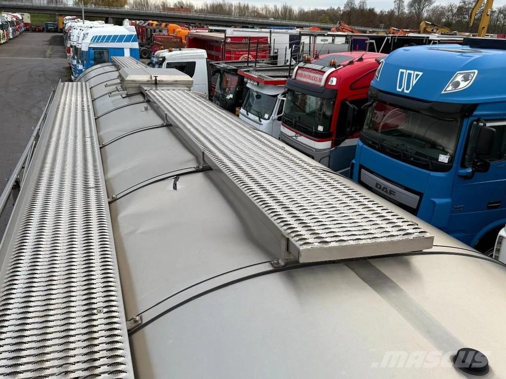 Burg O-3-45T 3 AXLE - SAF - 2 AXLE STEERING - 34000 L C Tanktrailer