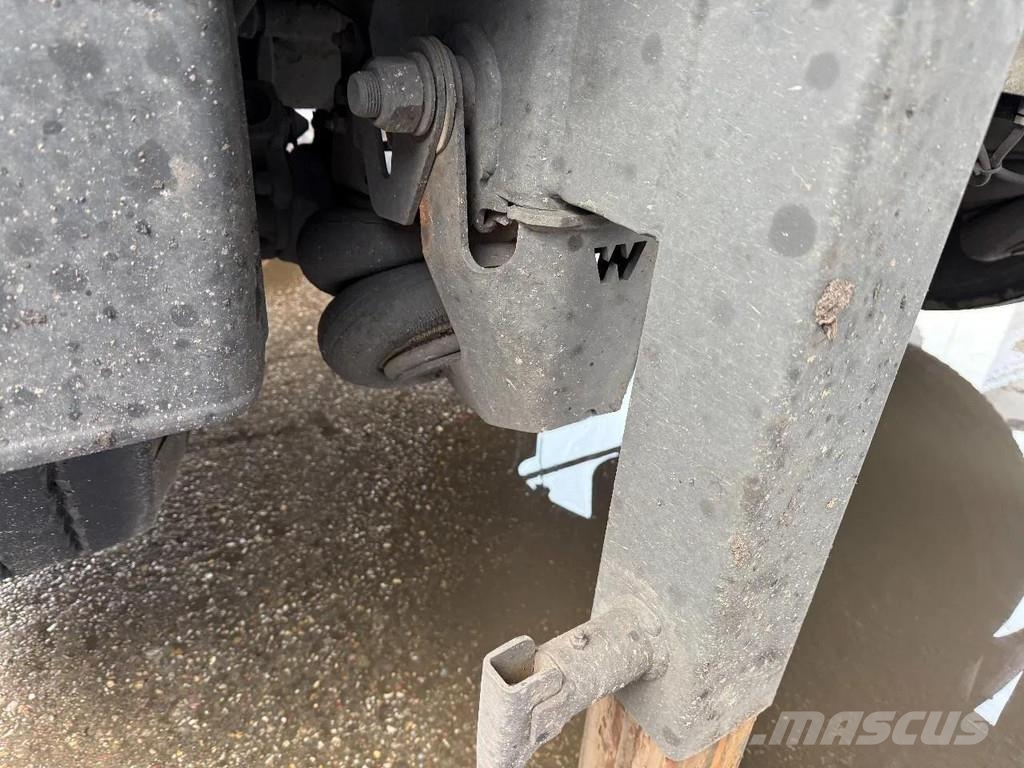 Burg O-3-45T 3 AXLE - SAF - 2 AXLE STEERING - 34000 L C Tanktrailer