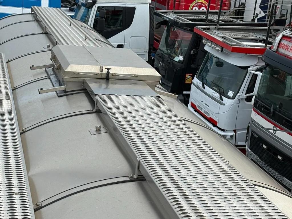 Burg O-3-45T 3 AXLE - SAF - 2 AXLE STEERING - 34000 L C Tanktrailer