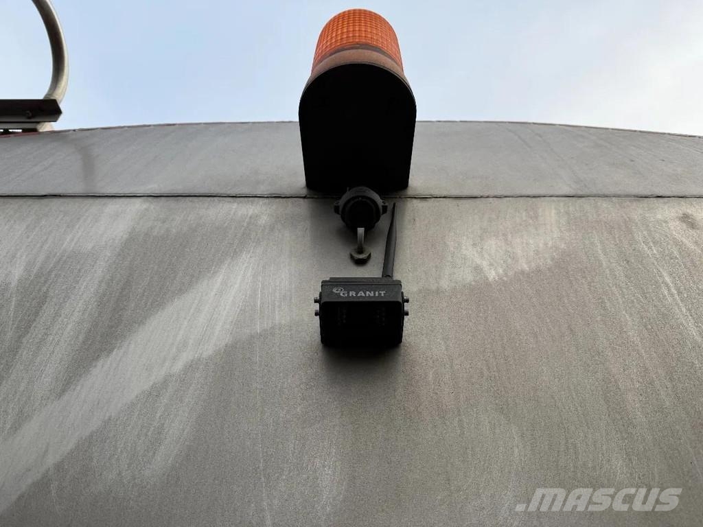 Burg O-3-45T 3 AXLE - SAF - 2 AXLE STEERING - 34000 L C Tanktrailer