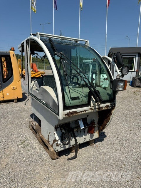 CLAAS USED CAB كابينة والداخلية