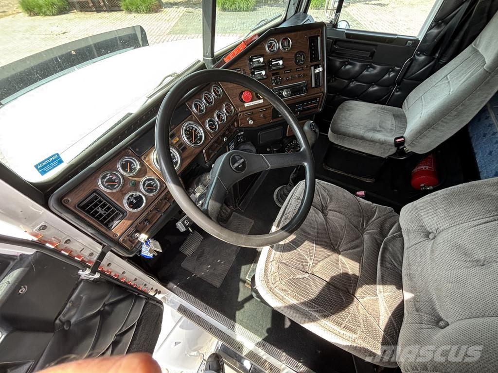 Freightliner FLD 112 6X4 10-Speed Rockwell, Cummins, Engine bra Chassis