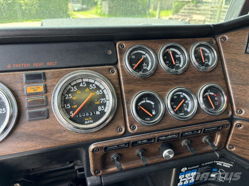 Freightliner FLD 112 6X4 10-Speed Rockwell, Cummins, Engine bra Chassis