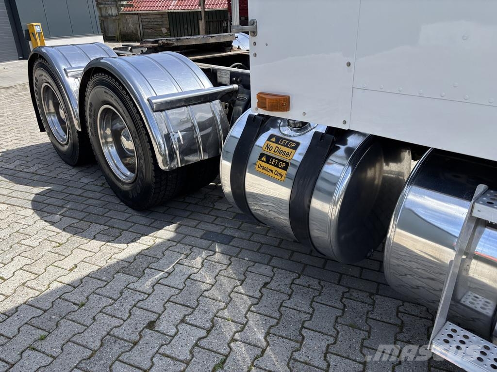Freightliner FLD 112 6X4 10-Speed Rockwell, Cummins, Engine bra Chassis
